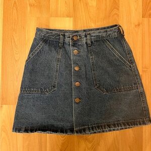 cute denim skirt!